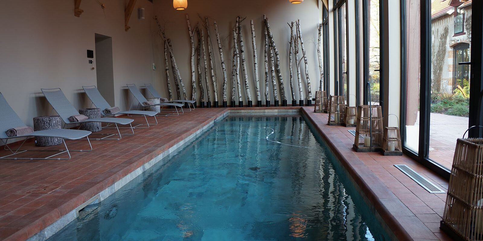 Couloir de nage intérieur carrelé