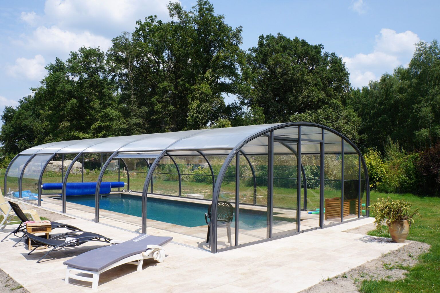 Abri haut avec portes latérales coulissantes