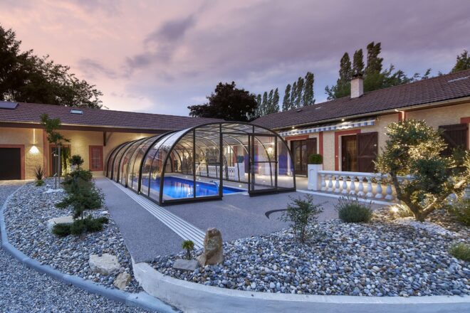 Couloir de nage et abri haut