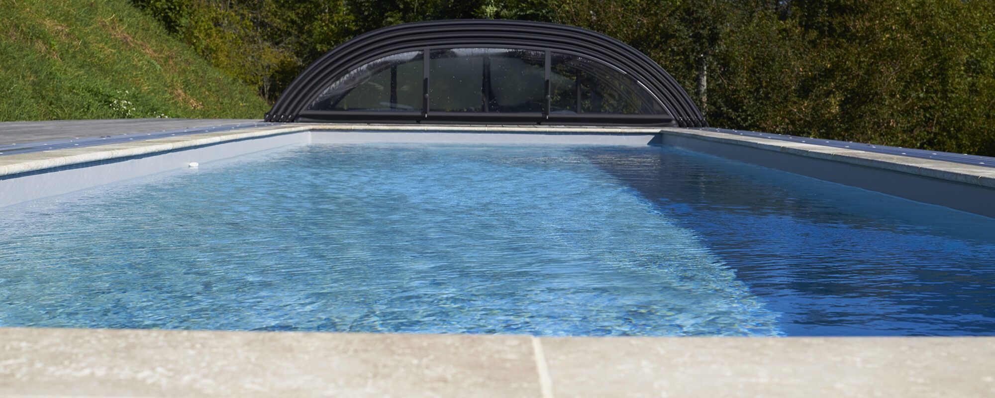 Couloir de nage et abri bas