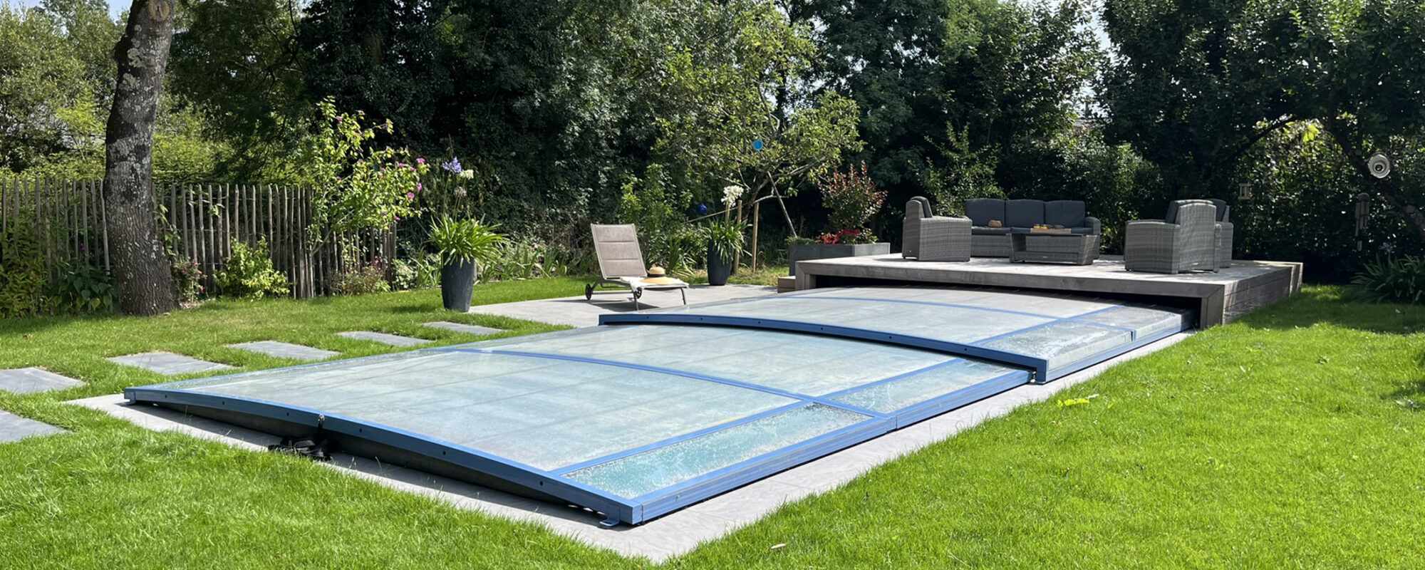 Abri de piscine extra-plat