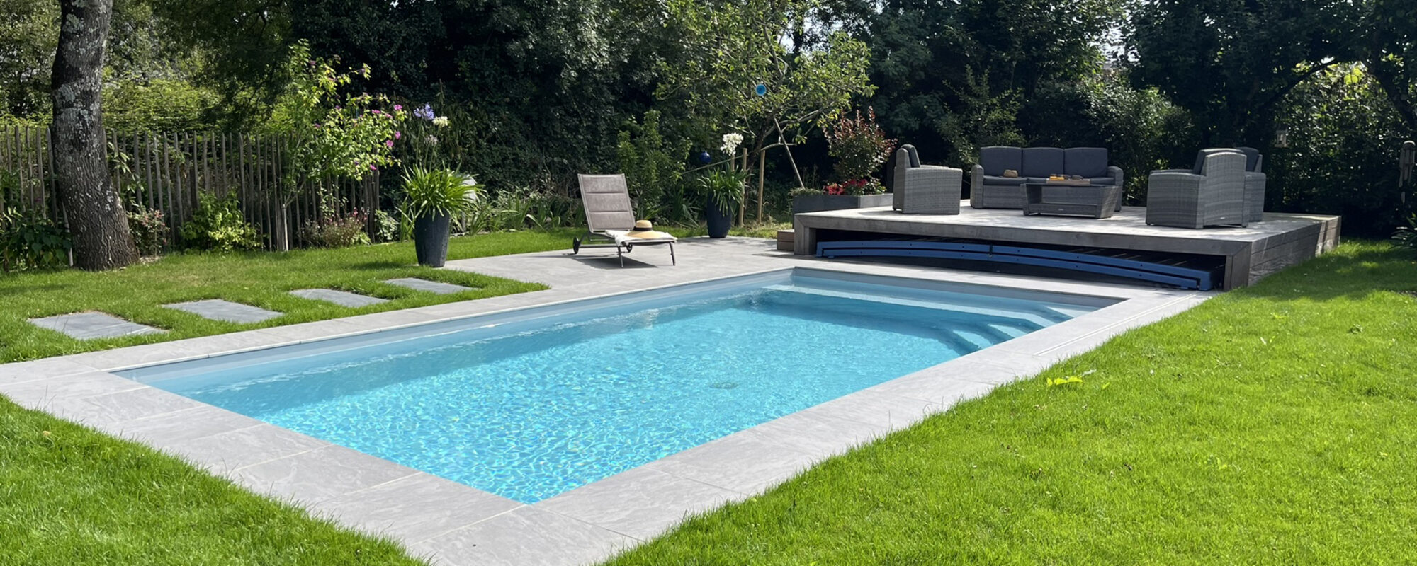 Piscine rectangulaire 3,5x7m avec escalier d'angle banquette
