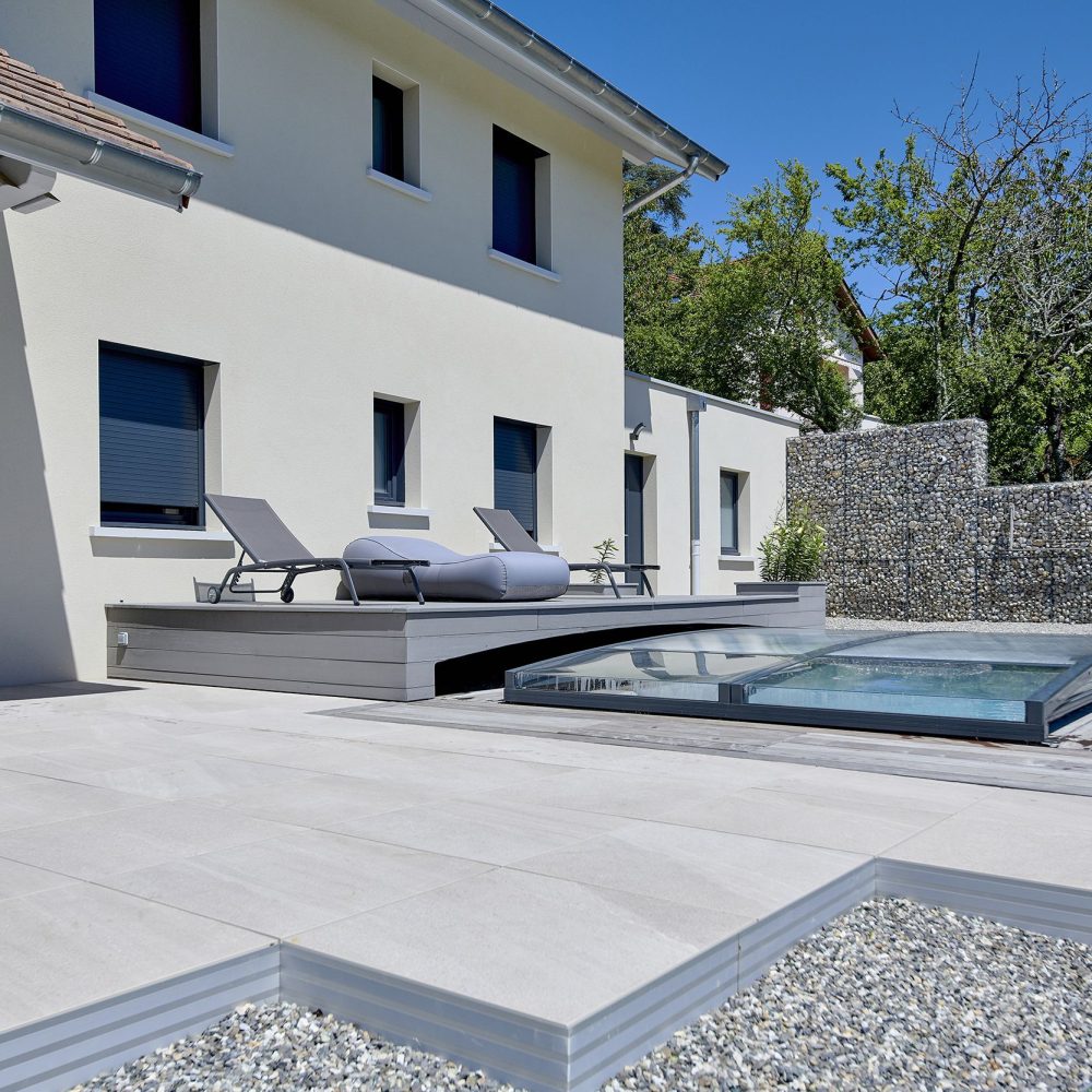 Abri extra-plat pour sécuriser une piscine