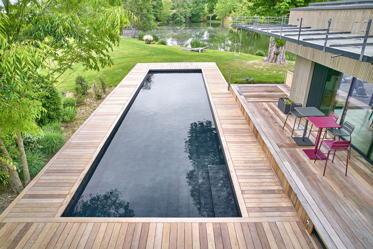 Couloir de nage dans un environnement naturel
