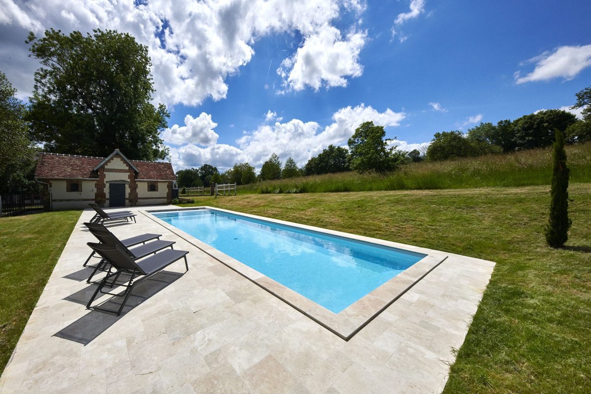 Piscine rectangulaire extérieure